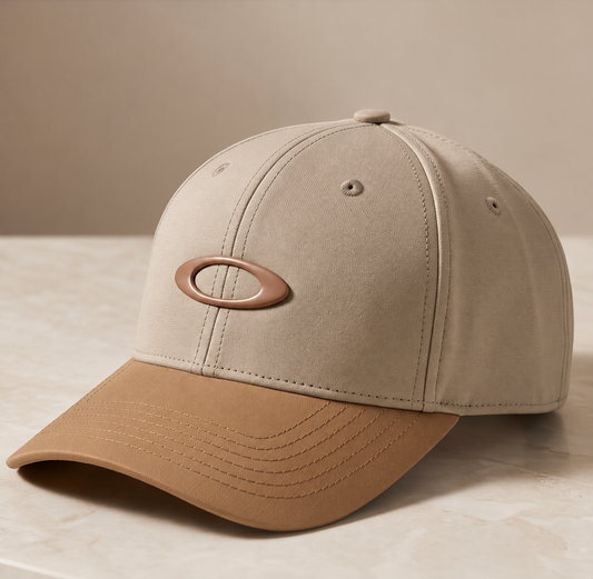 Gorra Oakley Beige con Visera Camel