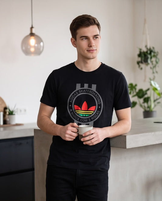 Camiseta Adidas Skateboarding Sello Tricolor Negra Hombre - Manga Corta Algodón