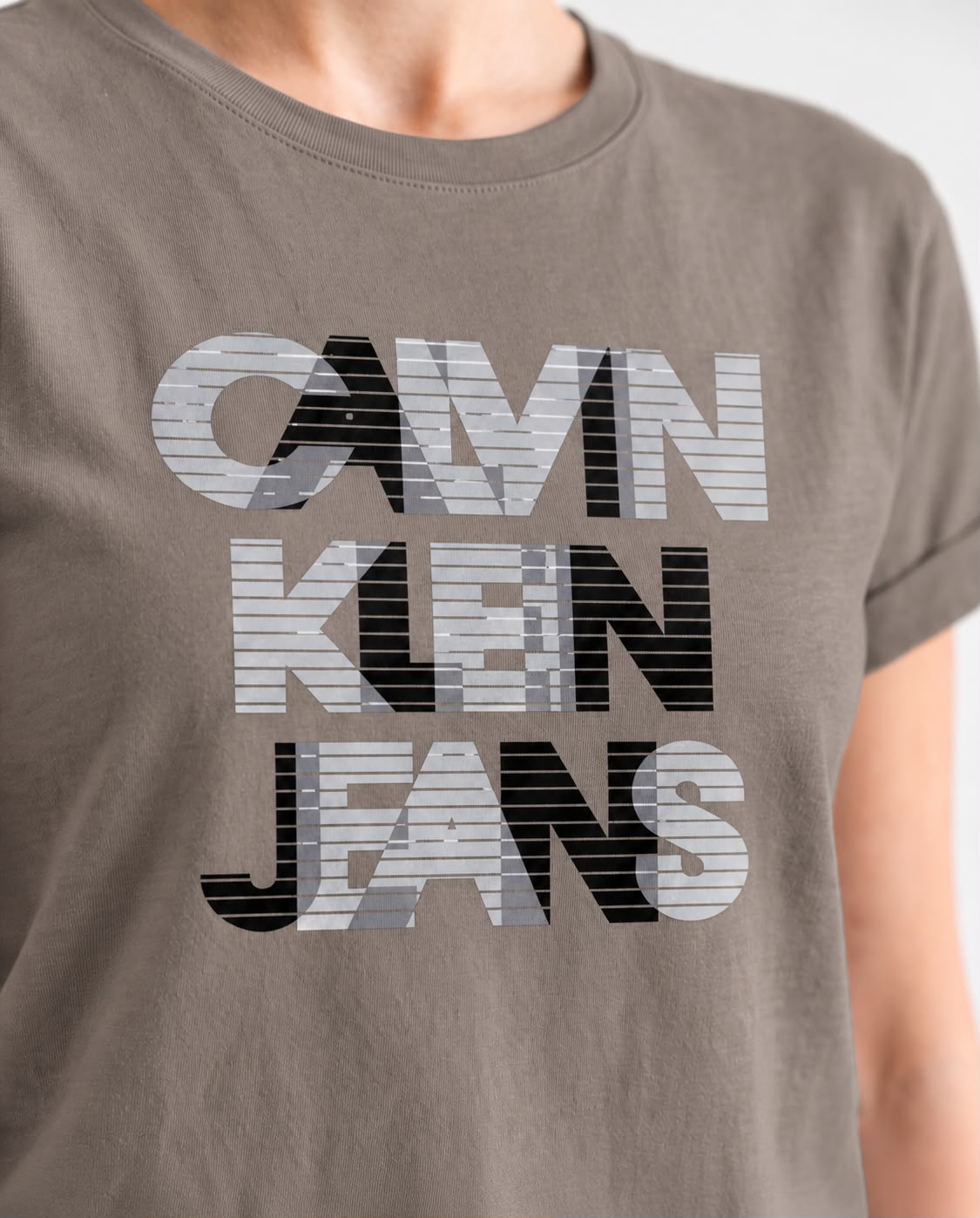 Camiseta Mujer Calvin Klein Jeans Letras Rayadas Verde Cromo