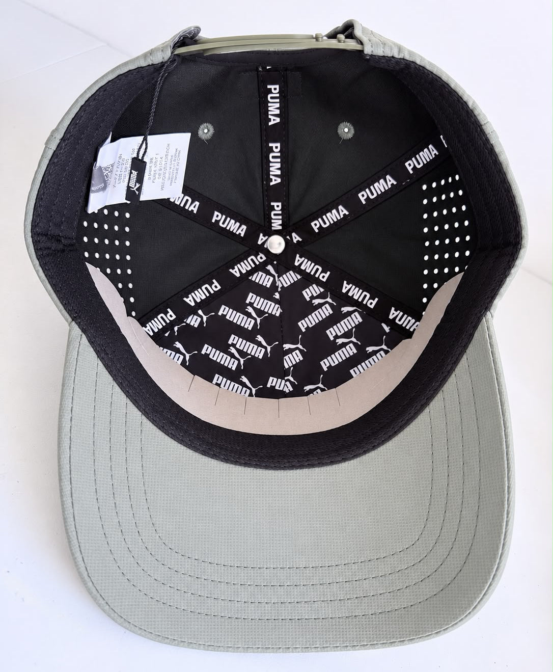 Parte trasera de gorra Puma gris oliva con cierre ajustable