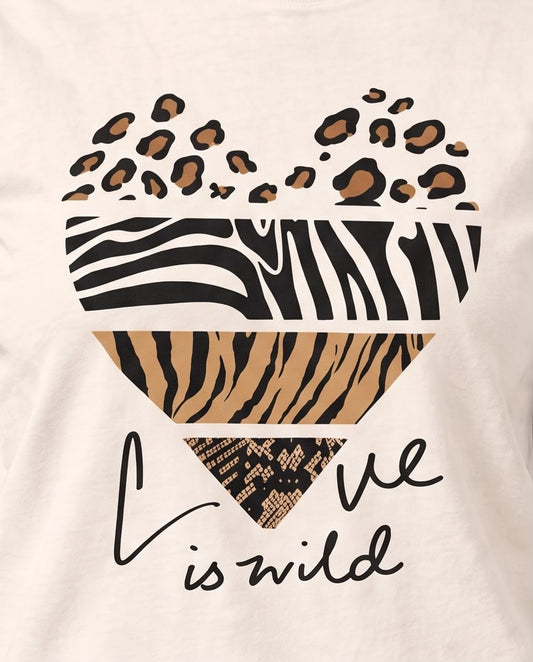 Camiseta vainilla Love is wild corazón animal, vista frontal