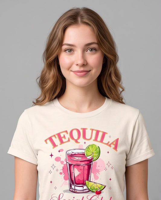 Camiseta vainilla con gráfico Tequila Social Club, vista frontal