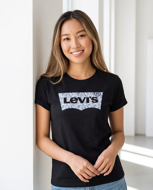 Camiseta negra Levi's logo paisley en exterior