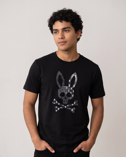 Camiseta negra Psycho Bunny collage, vista de tres cuartos