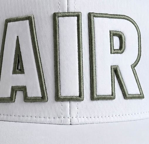 Gorra Nike AIR verde salvia, vista trasera y correa ajustable