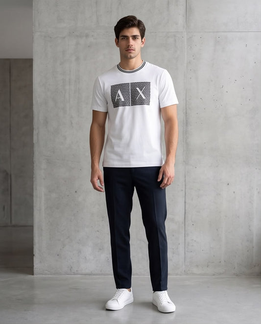Camiseta Blanca A|X Geométrica Cuello Rayado Regular Fit