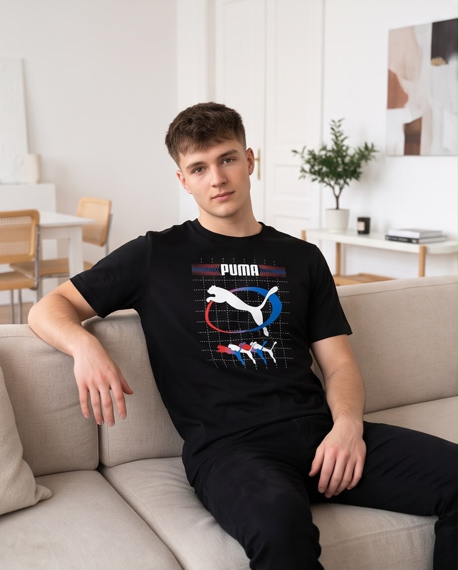 Camiseta Negra PUMA Órbita Roja y Azul Regular Fit