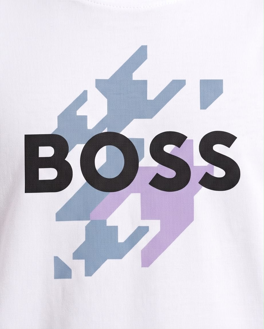 Camiseta Niño BOSS Letras Negras Geométrico Azul y Lila Blanca Semi Oversize