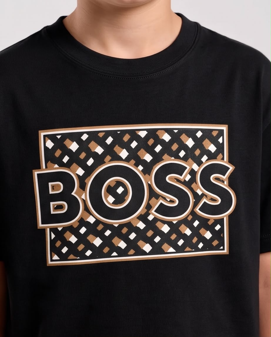 Camiseta Niño BOSS Rombos Blancos y Cafés Negra Semi Oversize
