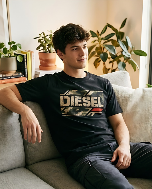 Camiseta Hombre Diesel Letras Camufladas Negra