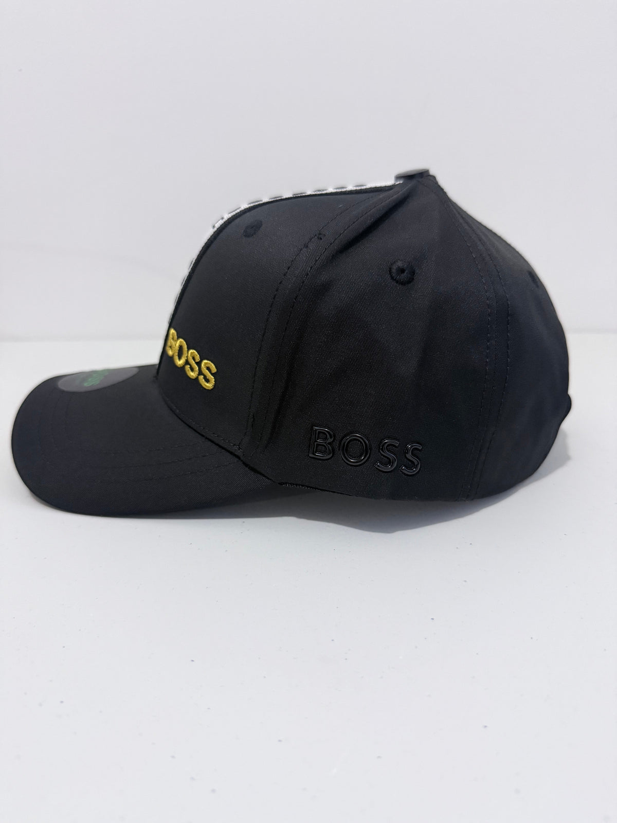 Gorra Hugo Boss Stripe Signature Negra Bordado Dorado