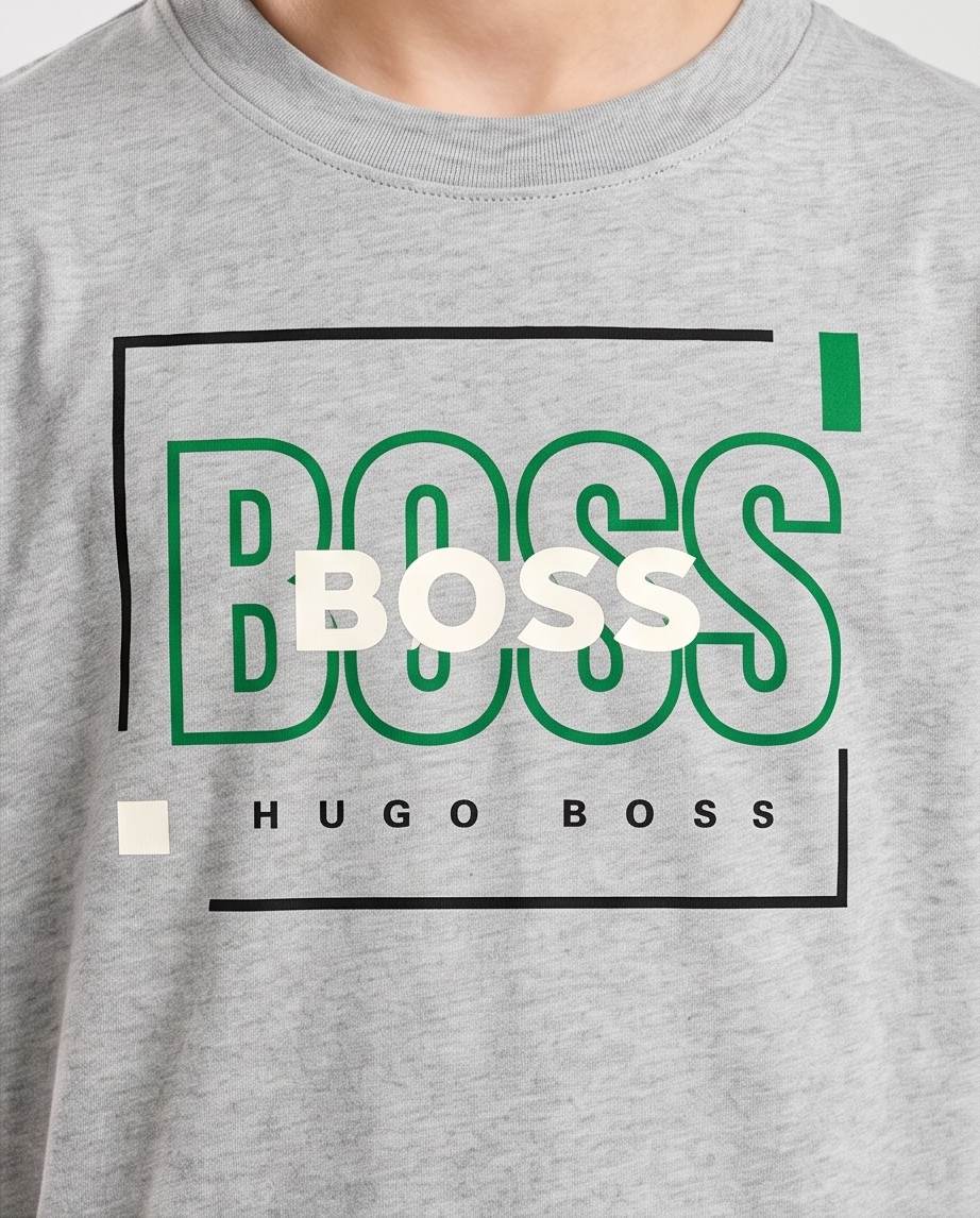 Camiseta Hugo Boss Box Logo Verde Oversize Niños Verde Seco - Detalle estampado