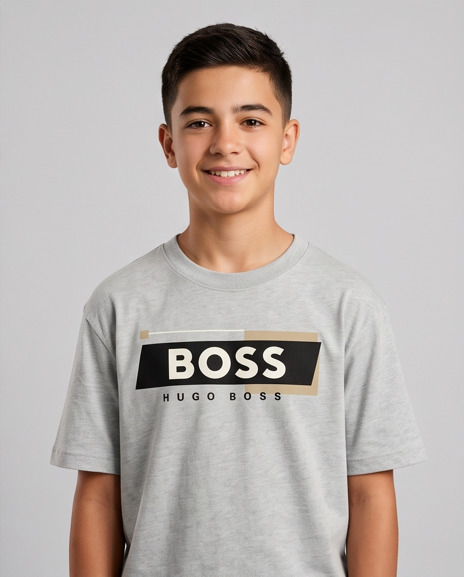 Camiseta Hugo Boss Box Logo Oversize Niños Gris - Vista modelo