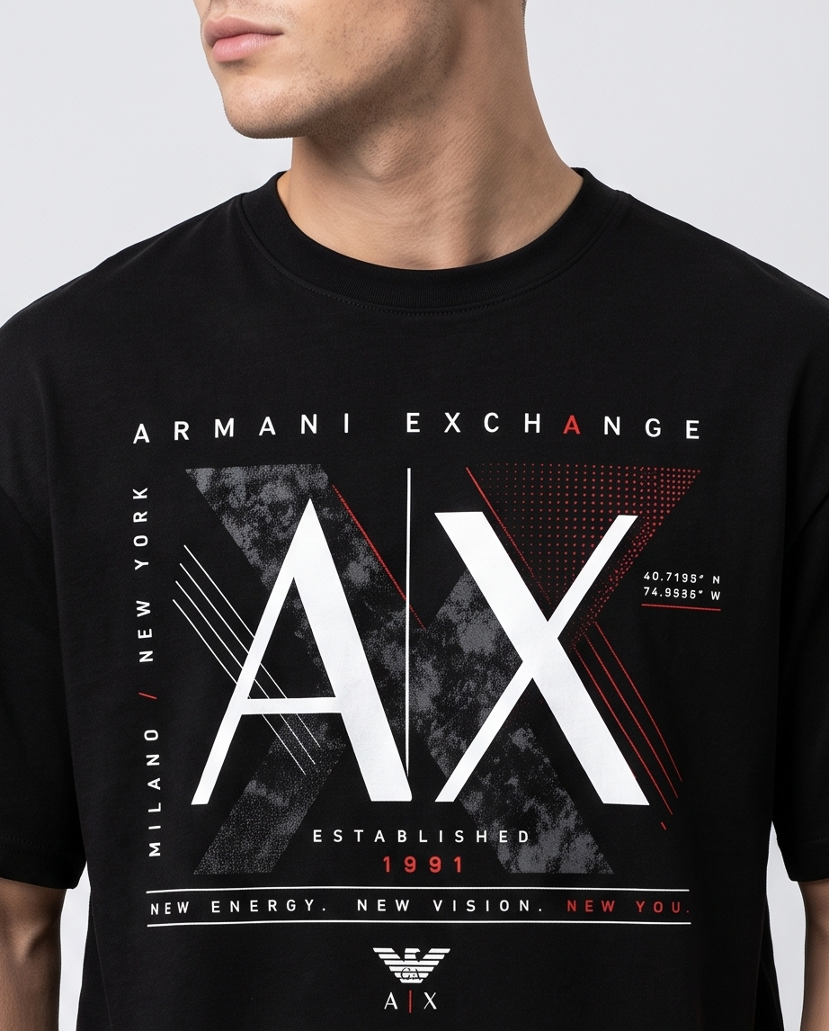 Camiseta Armani Exchange AX Established 1991 Red Accent Negro - Detalle estampado busto fondo gris
