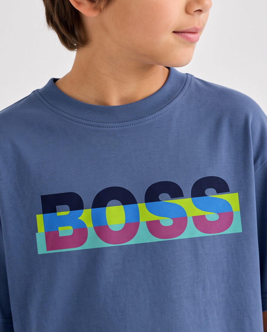 Camiseta Hugo Boss Color Block Box Azul Acero Niños - modelo dinámico exterior