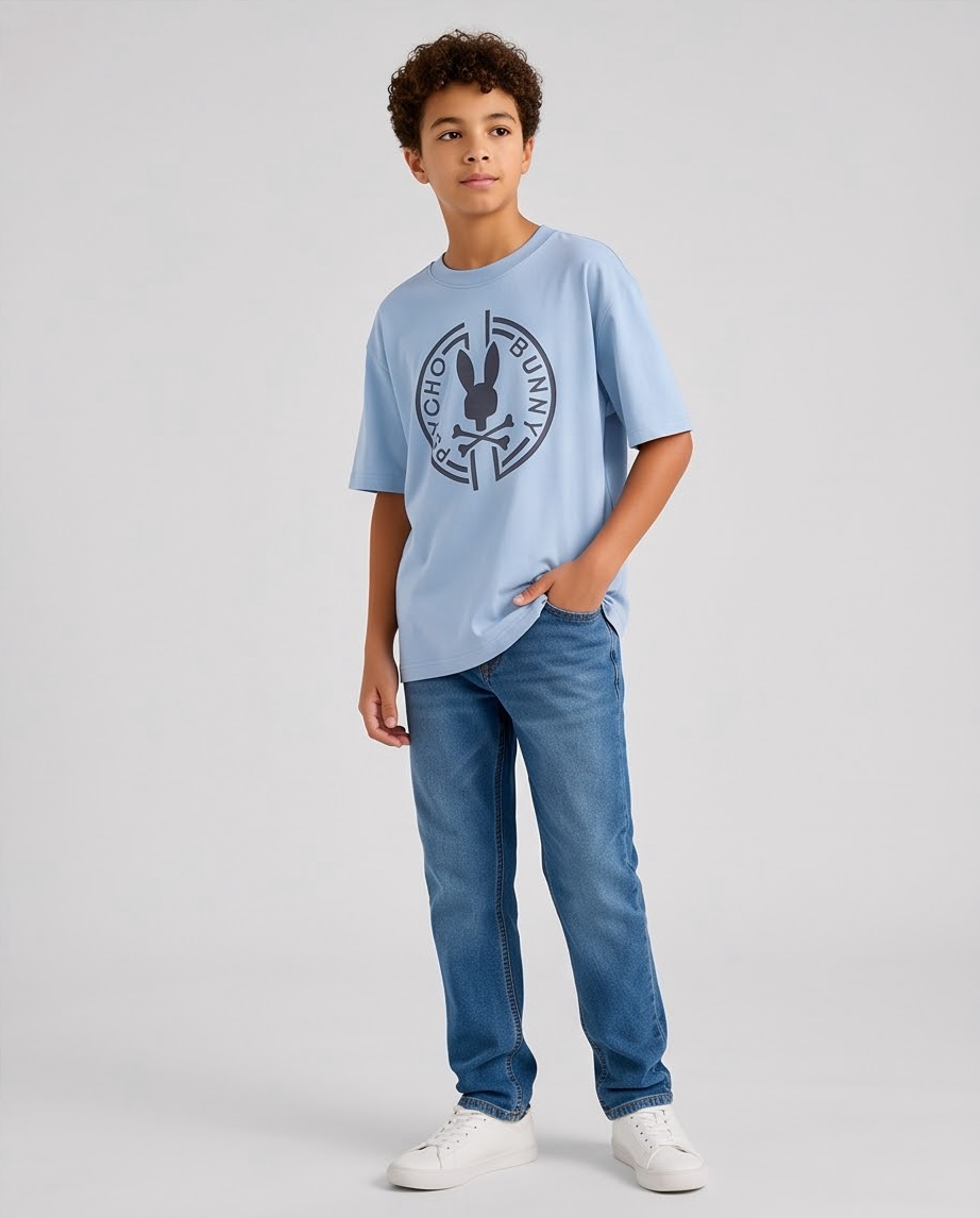 Camiseta Psycho Bunny Circle Logo Classic Azul Cielo Niños - modelo cuerpo completo