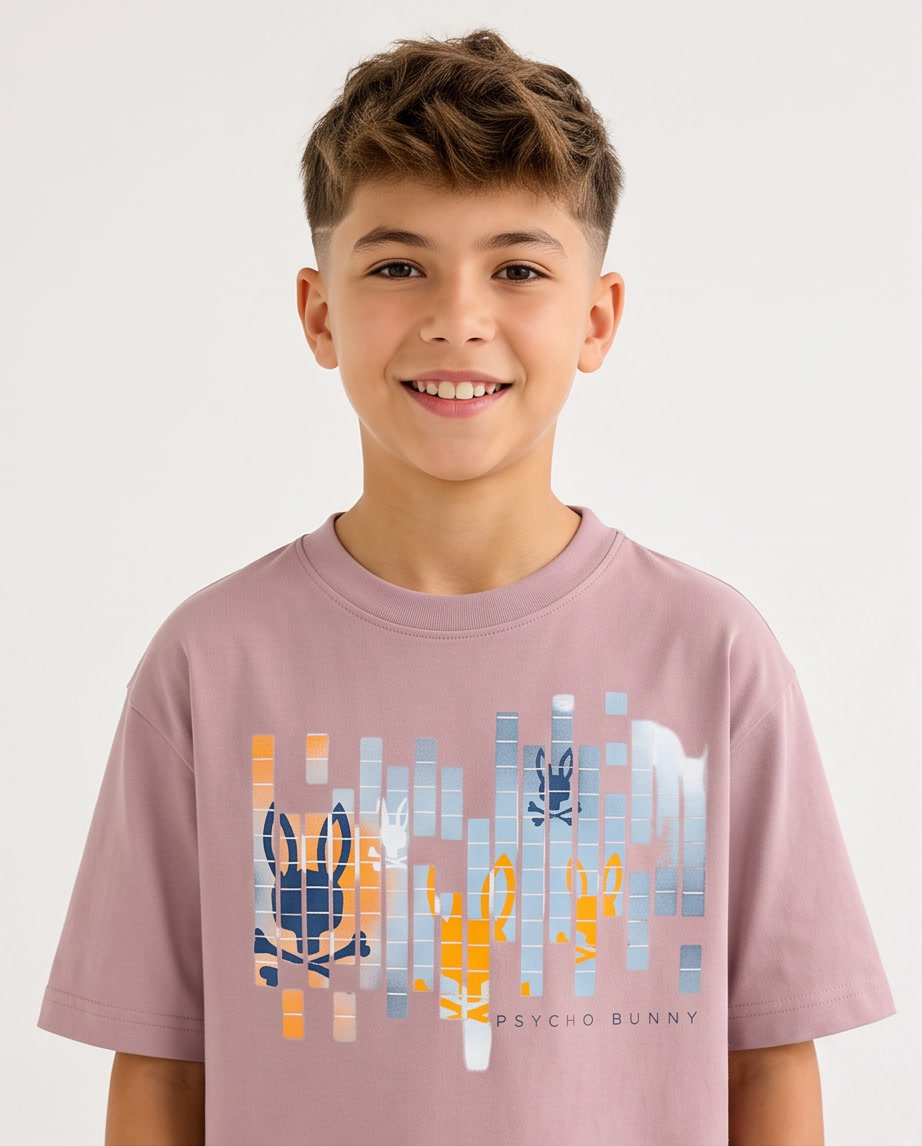 Camiseta Psycho Bunny Equalizer Bunny Rosa Palo Niños - modelo retrato sonriendo