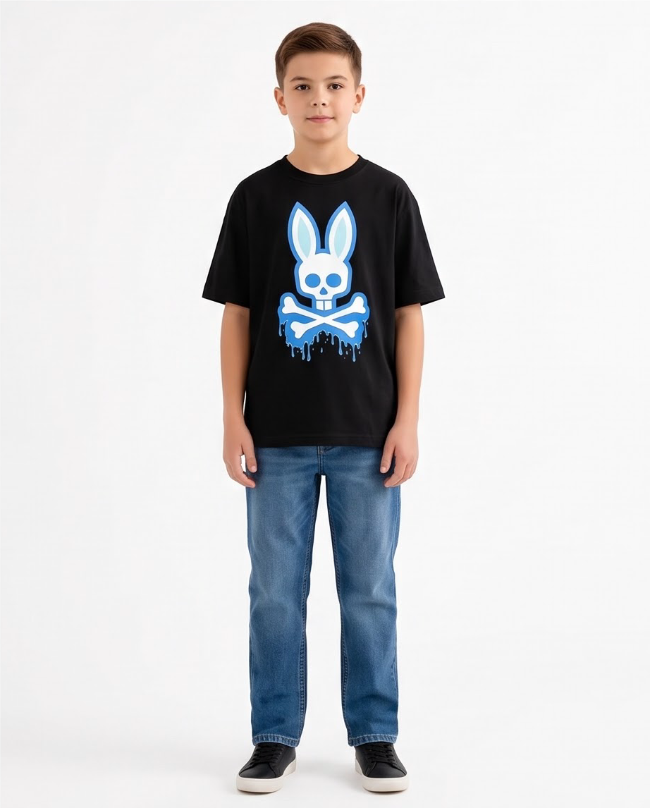 Camiseta Psycho Bunny Skull Bunny Drip Azul Eléctrico Negra Niño - modelo frontal sonriendo