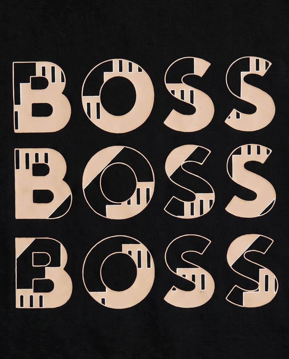 Camiseta Hugo Boss Triple Logo Beige - detalle estampado