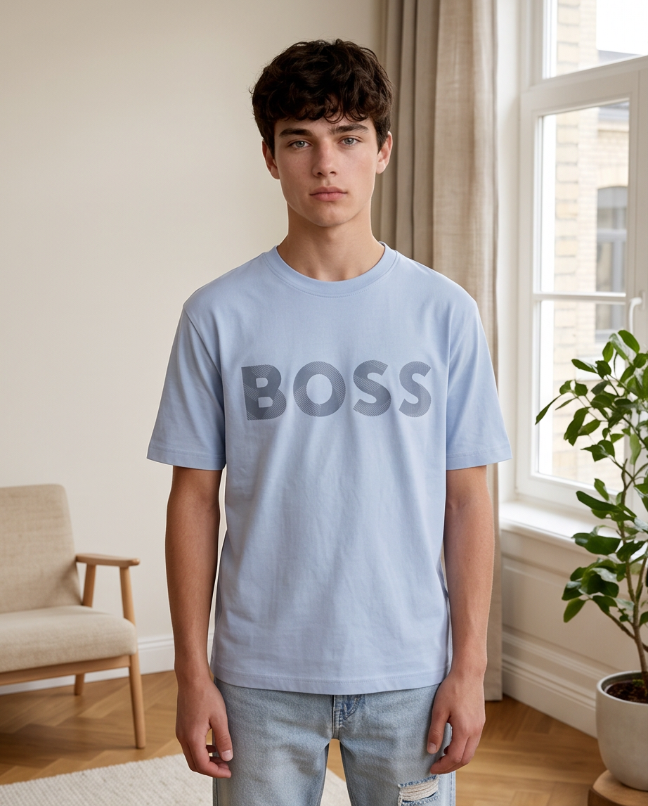 Camiseta Hugo Boss Logo Líneas Diagonales Azul Cielo Hombre - Manga Corta Oversize