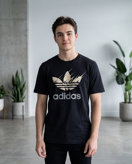 Camiseta Adidas Trebol Beige Pincelado Negra Hombre - Manga Corta Algodón