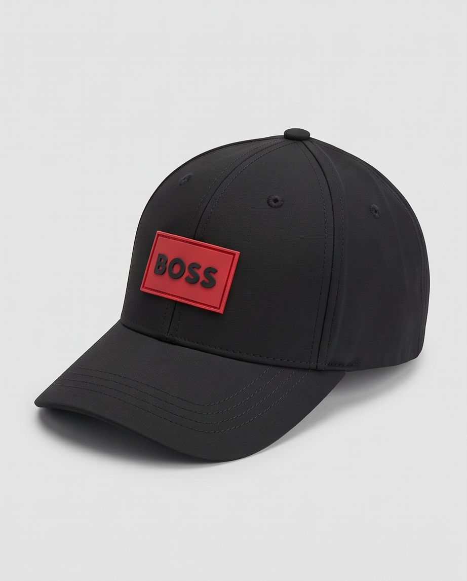 Gorra Hugo Boss Red Label detalle parche PVC rojo