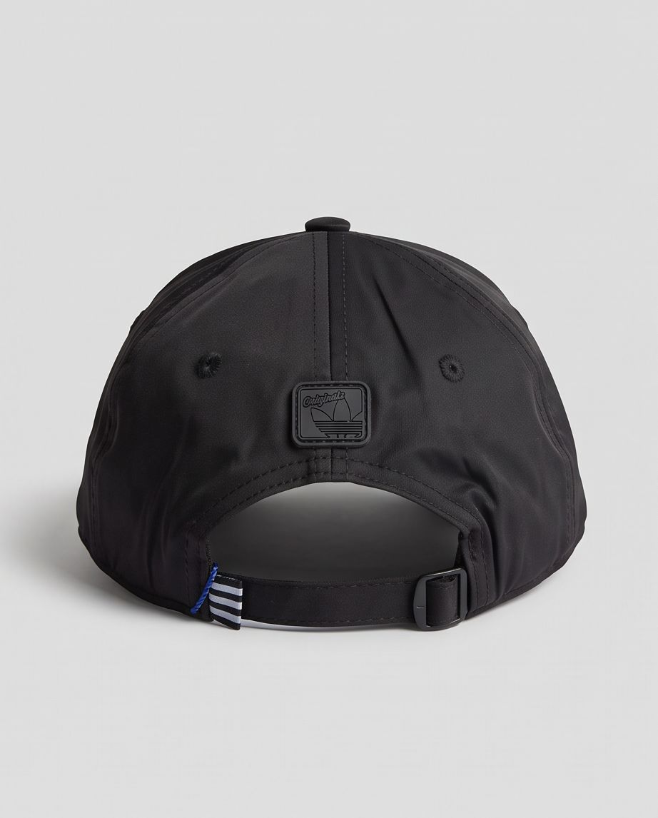Gorra Adidas Originals Trefoil Gold Patch vista trasera cierre hebilla