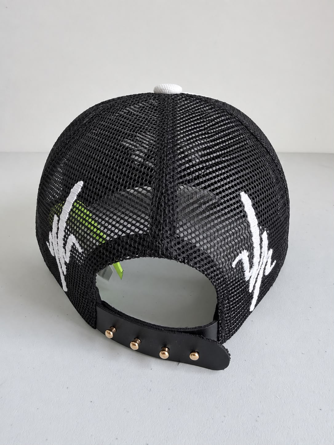 Gorra Y/OUT Hunting Truffles - Frente lifestyle