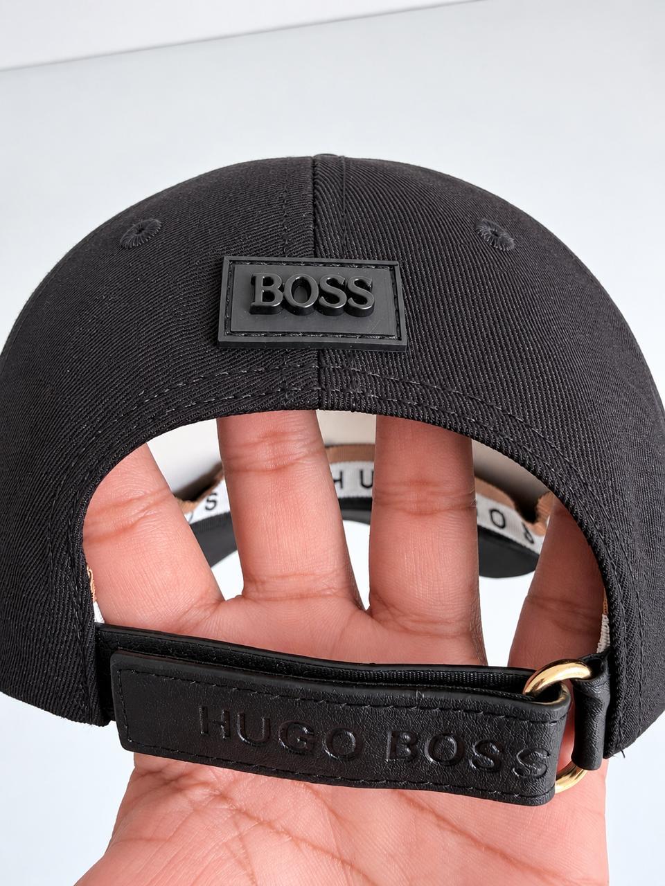 Gorra Hugo Boss Negra Total - Trasera parche BOSS