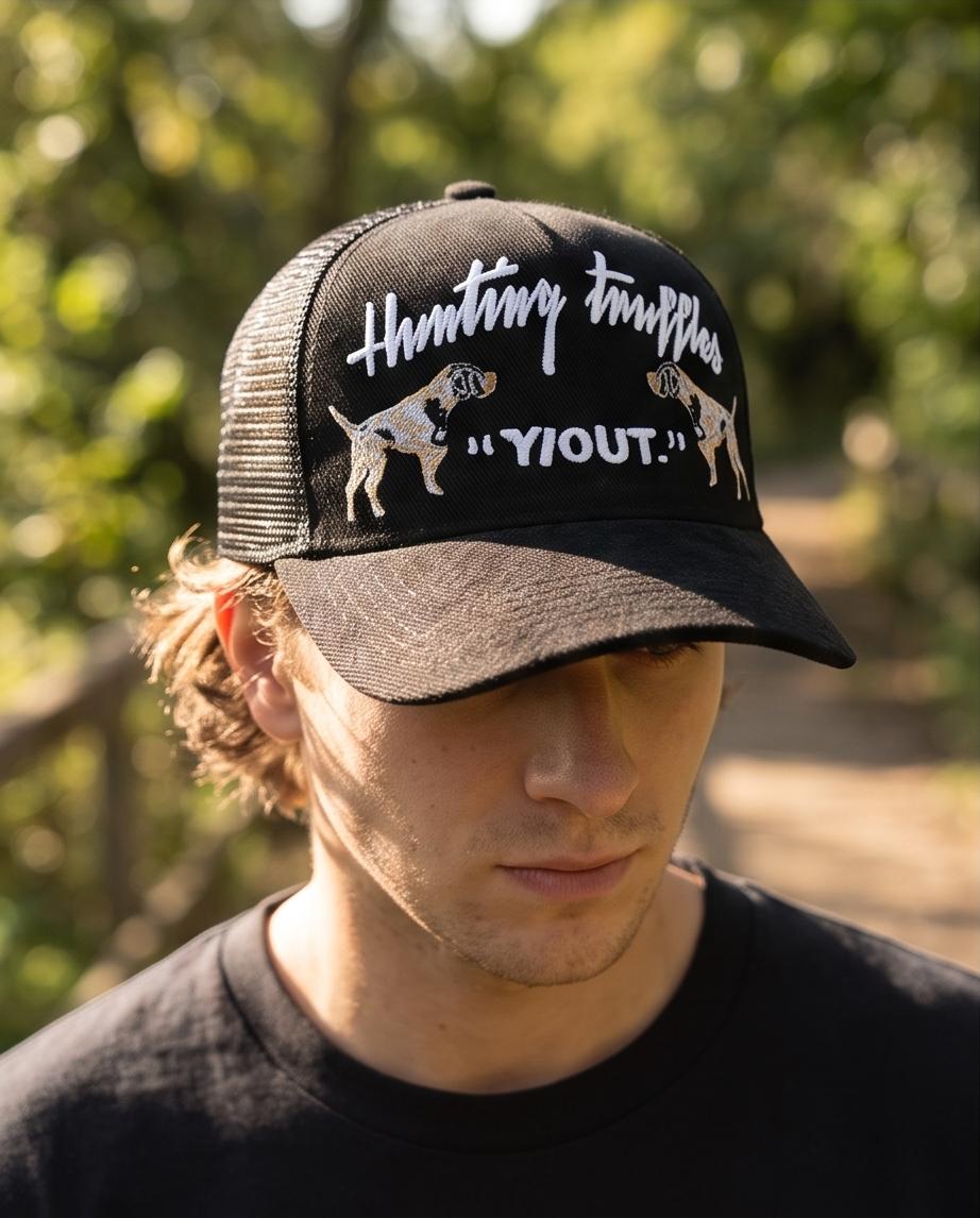 Gorra Y/OUT Hunting Truffles Negra - Lifestyle