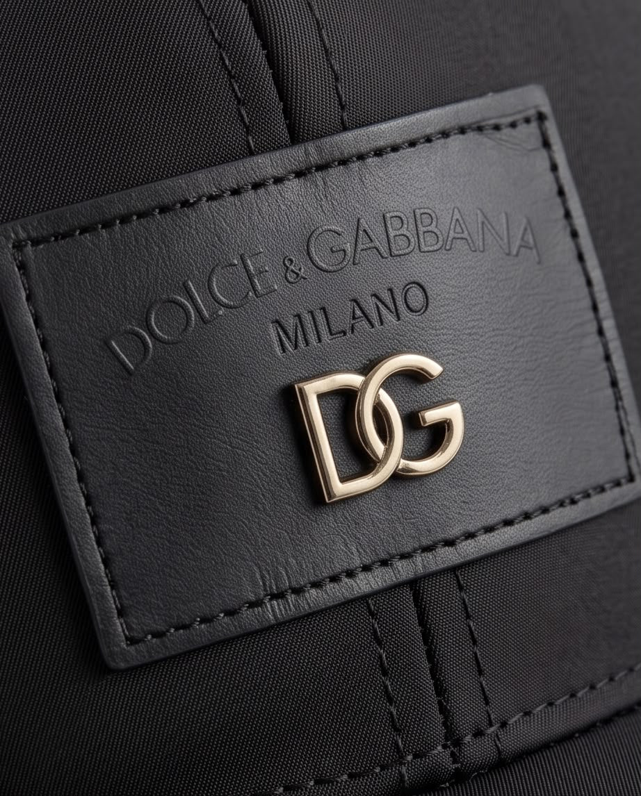 Gorra D&G Negra - Detalle parche cuero DG Milano dorado