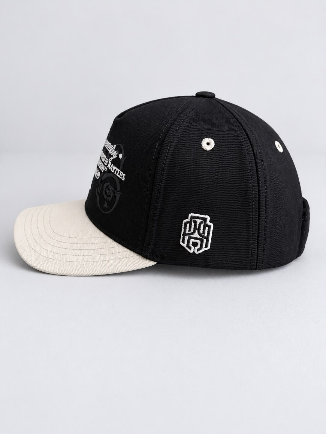 Gorra AP Crown Negra - Frente bordado Feel the Ancestry