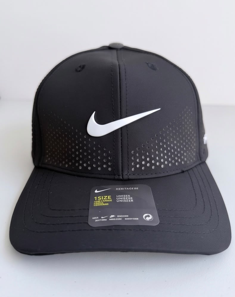 Gorra Nike Heritage 86 - Vista lateral DRI-FITADV y perforaciones