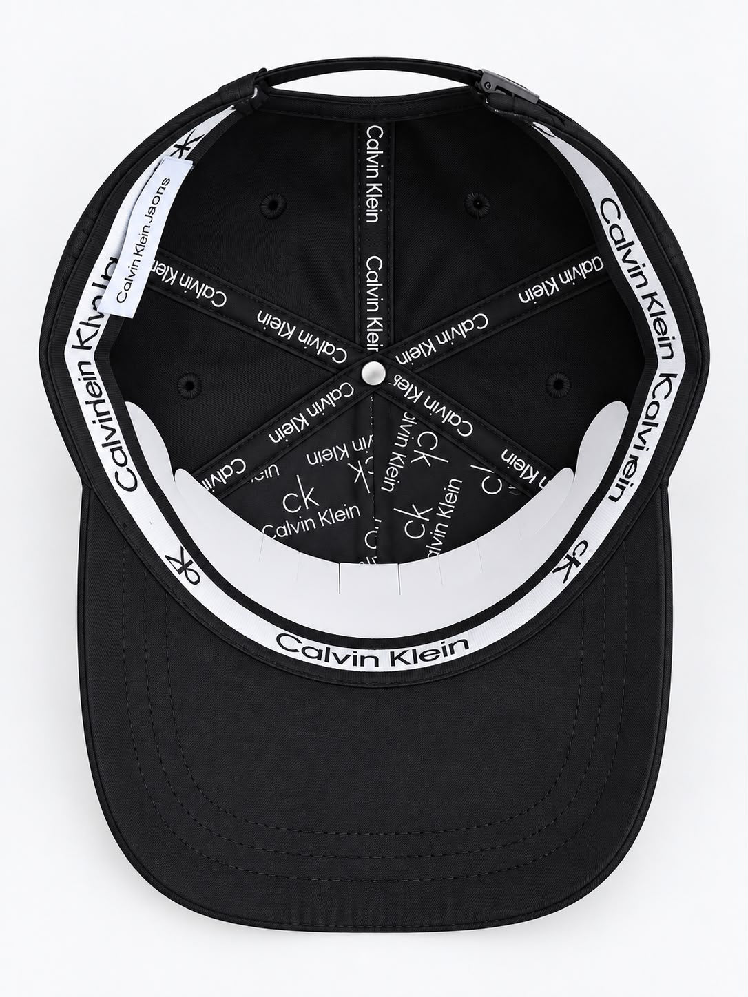 Gorra Calvin Klein Jeans Negra - Trasera parche PVC y cierre hebilla cK