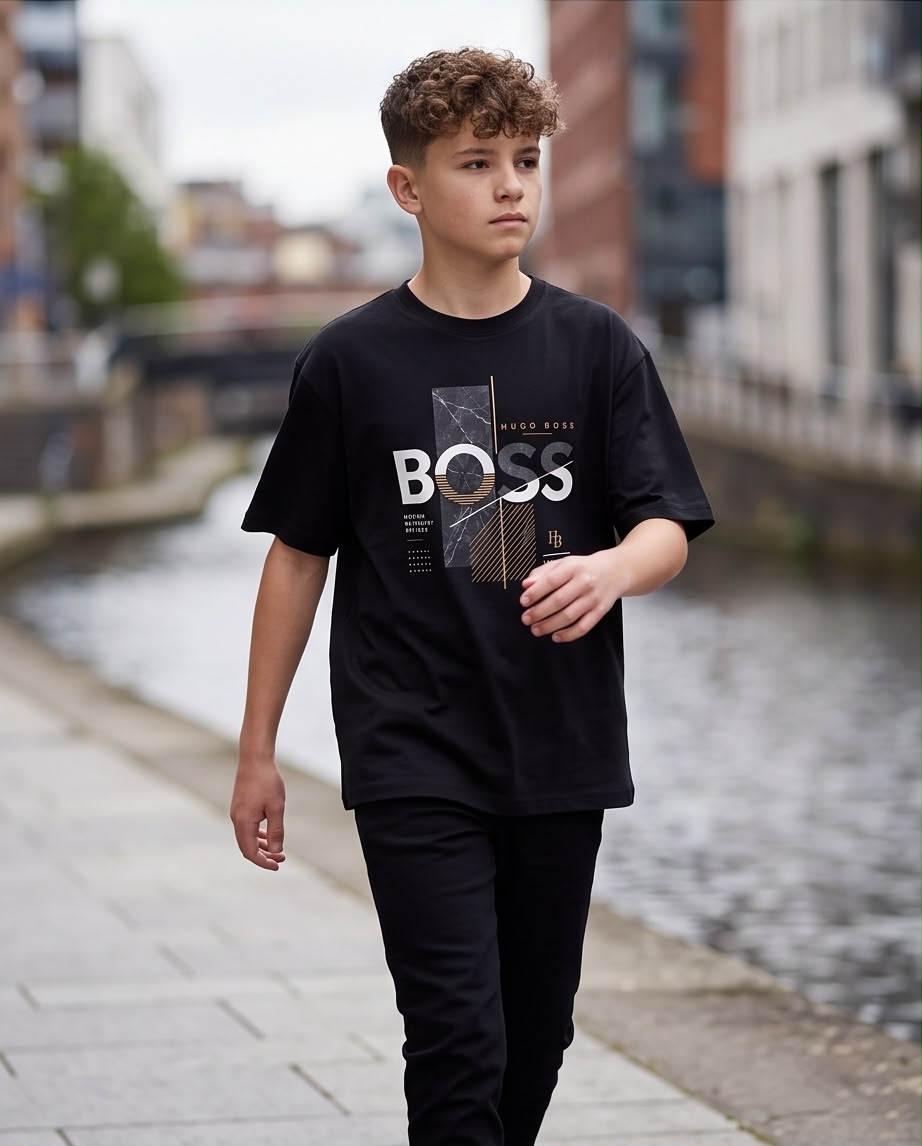 Camiseta Hugo Boss Niños BOSS Modern Movement Negro - Lifestyle escaleras