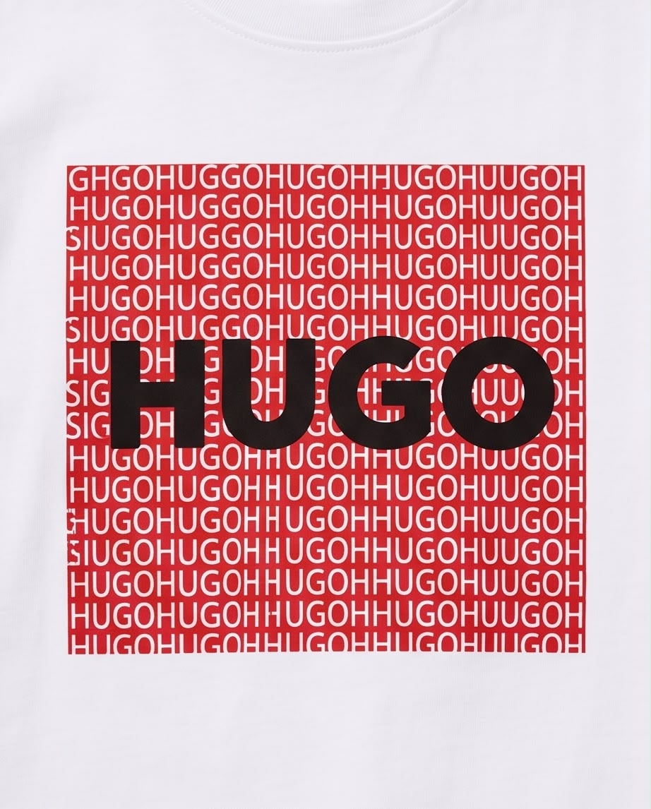 Camiseta Hugo Boss Niños HUGO Box Logo Rojo Blanca - Lifestyle caminando ciudad