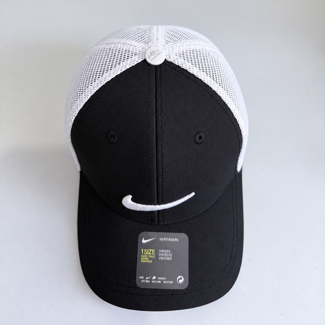 Gorra Nike Heritage 86 vista lateral de malla