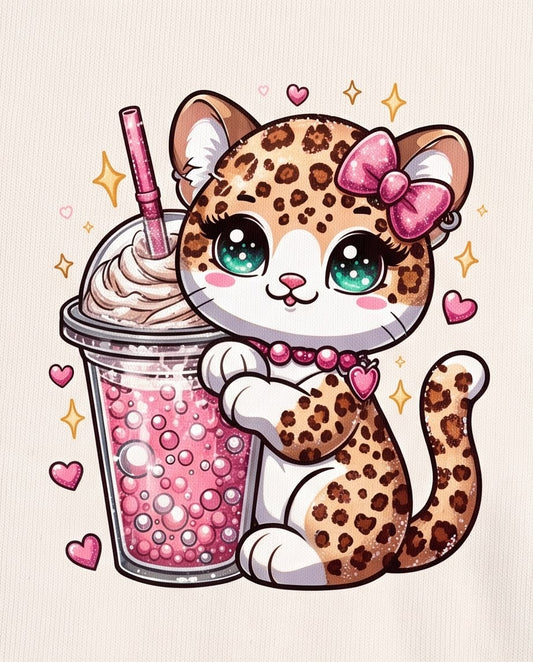 Detalle del estampado de gatita con lazo y bebida rosa