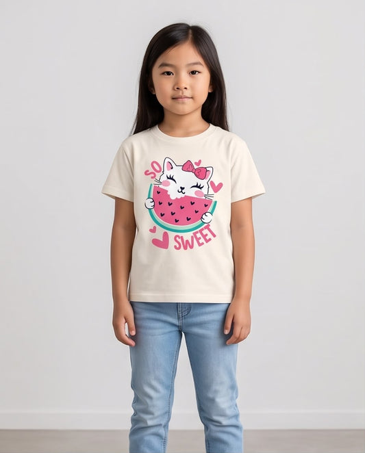 Niña con camiseta Vainilla de gatita con sandía So Sweet, vista frontal