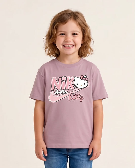 Vista frontal de camiseta Hello Kitty Nike Rosa Vieja