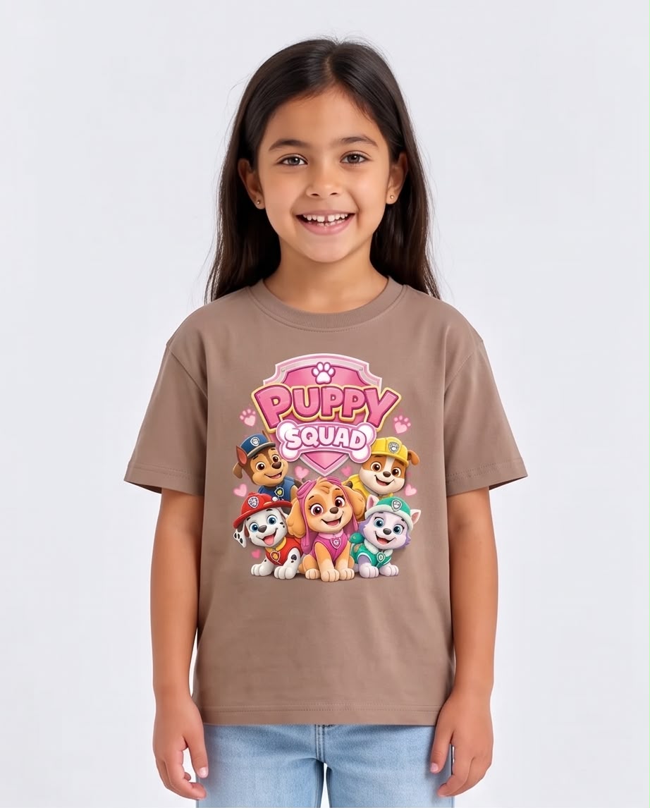 Vista frontal de camiseta Puppy Squad CAMEL