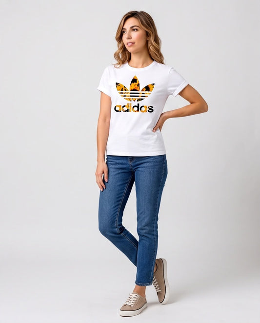 Camiseta blanca adidas trébol girasoles, vista completa