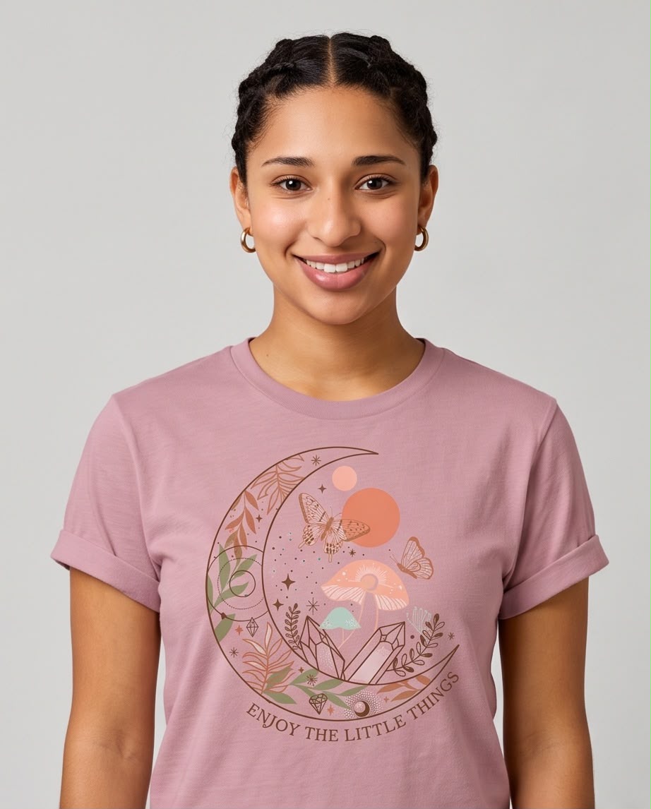 Vista lateral de camiseta rosa viejo Enjoy the Little Things