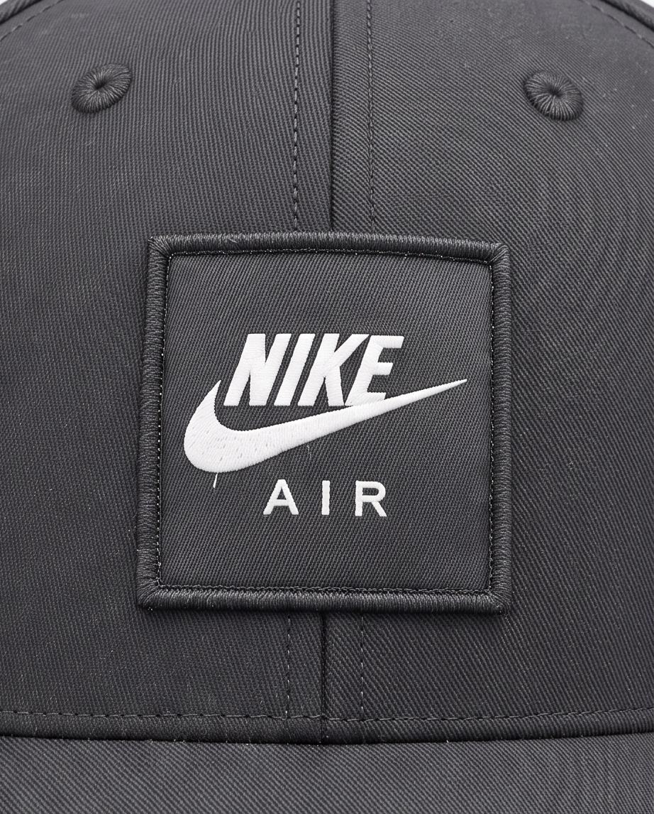 Detalle del parche frontal Nike Air blanco
