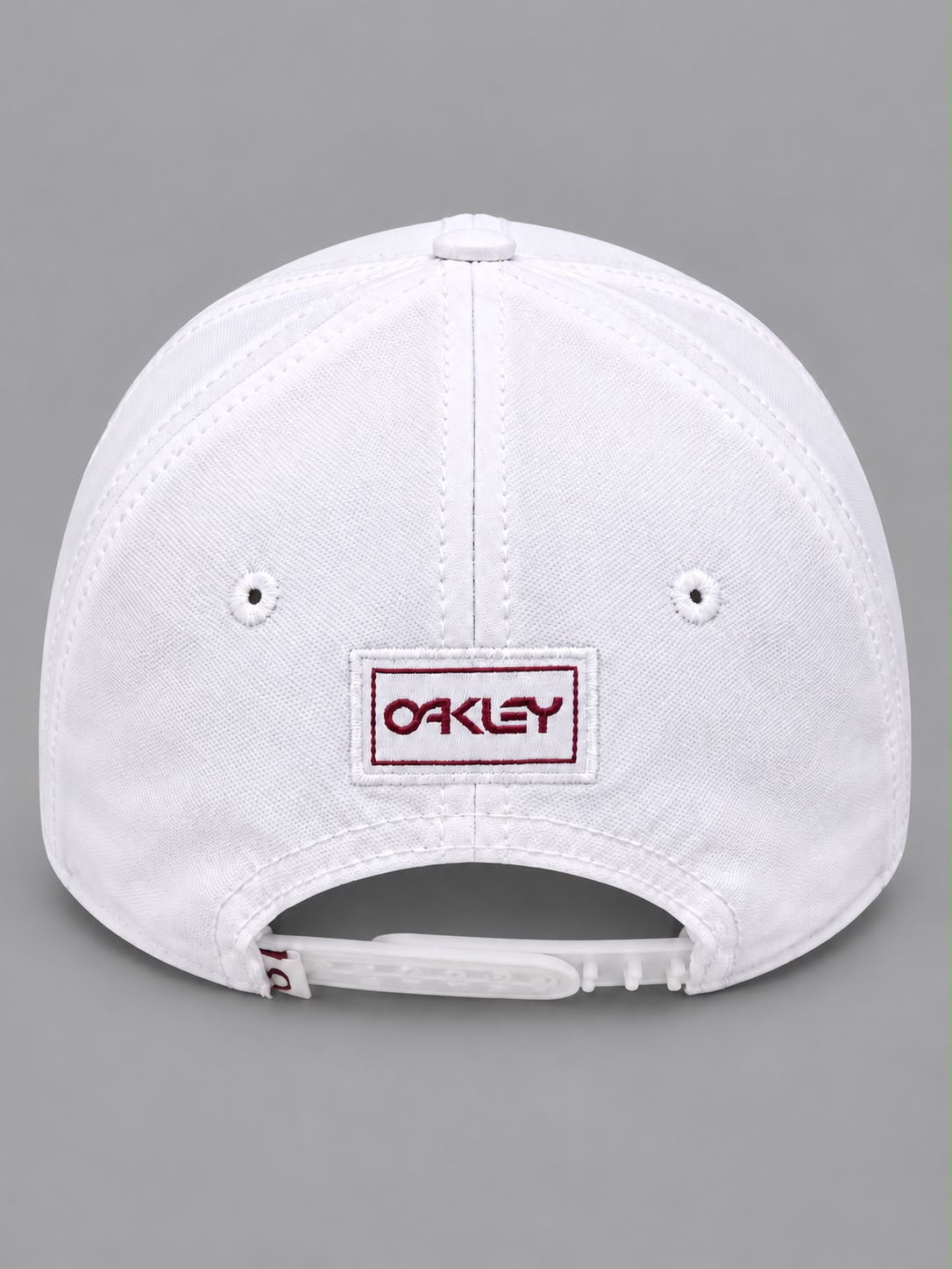 Vista trasera de la gorra Oakley blanca con cierre de broches