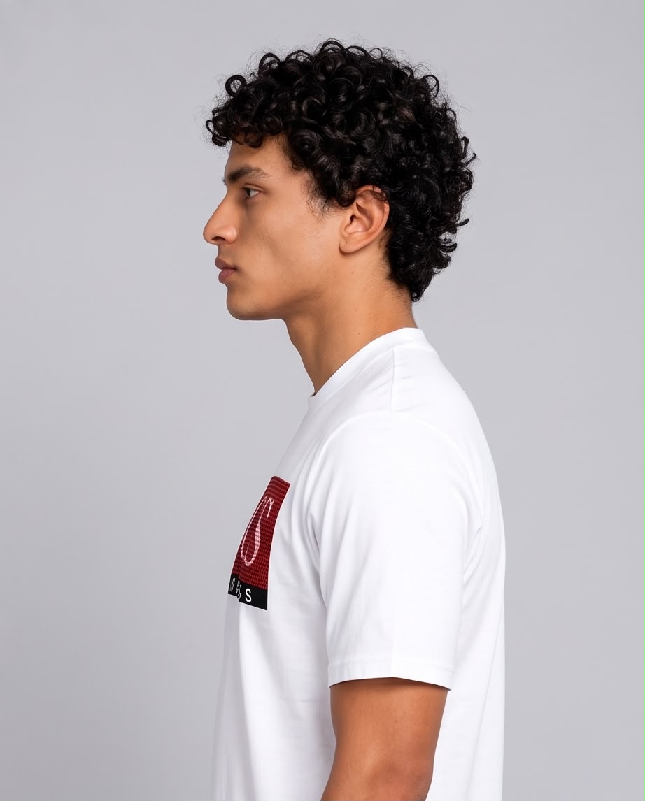 Camiseta BOSS Recuadro Rojo Panal blanca, vista frontal