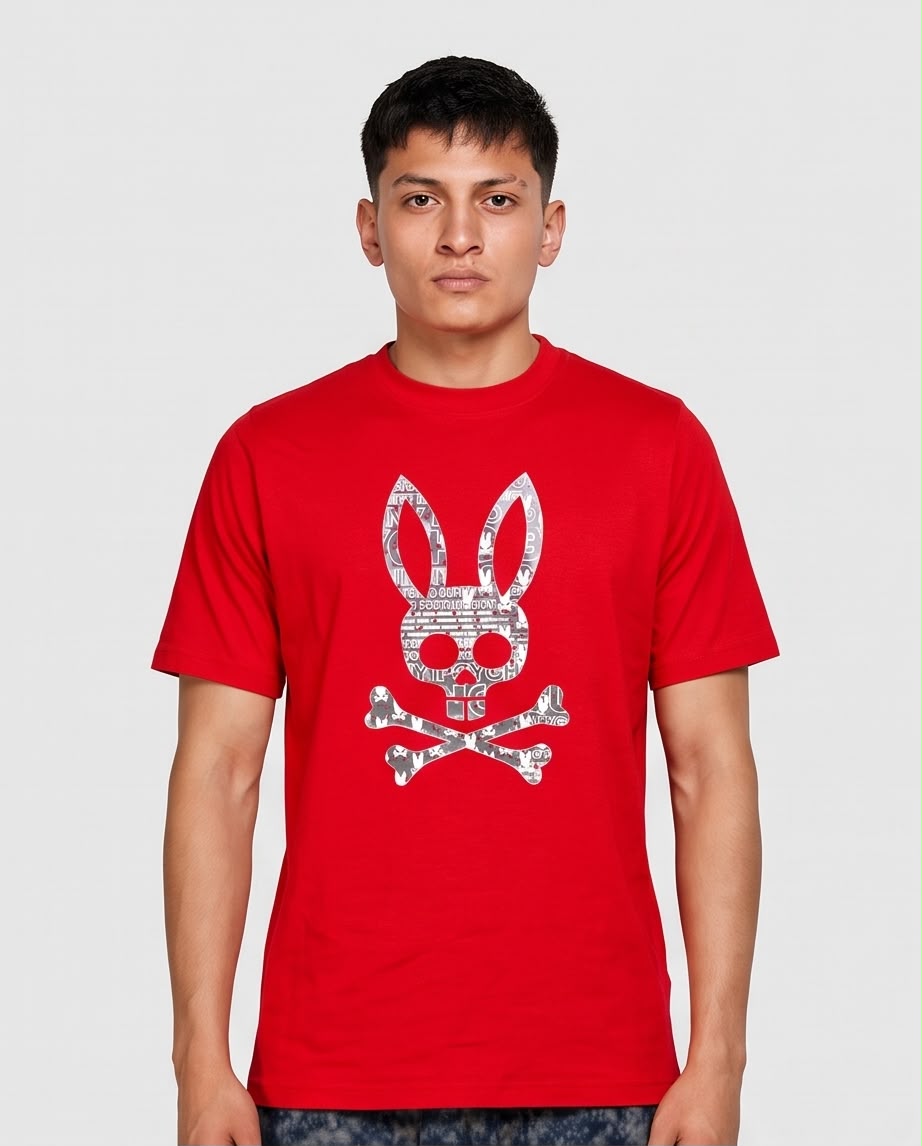 Camiseta roja con calavera de conejo collage blanco y gris, vista frontal