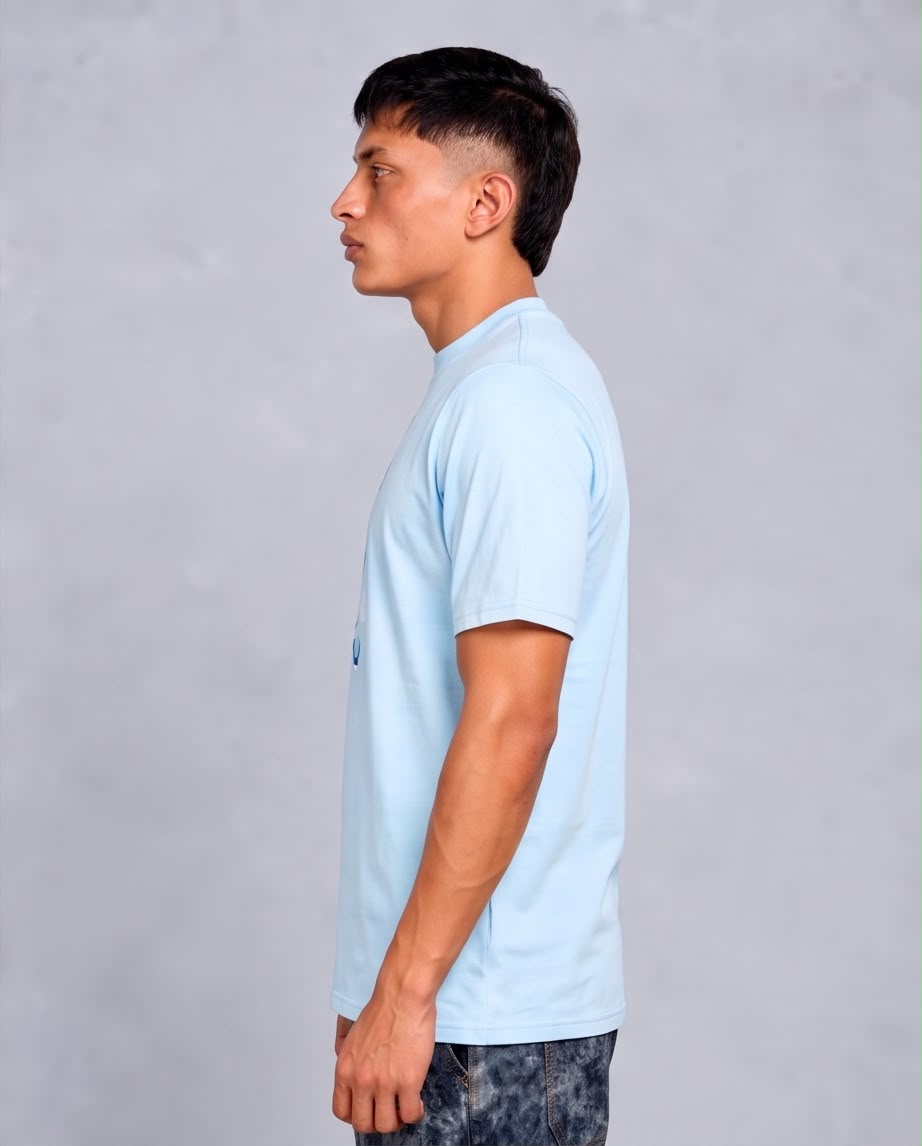 Camiseta azul claro Psycho Bunny, vista lateral