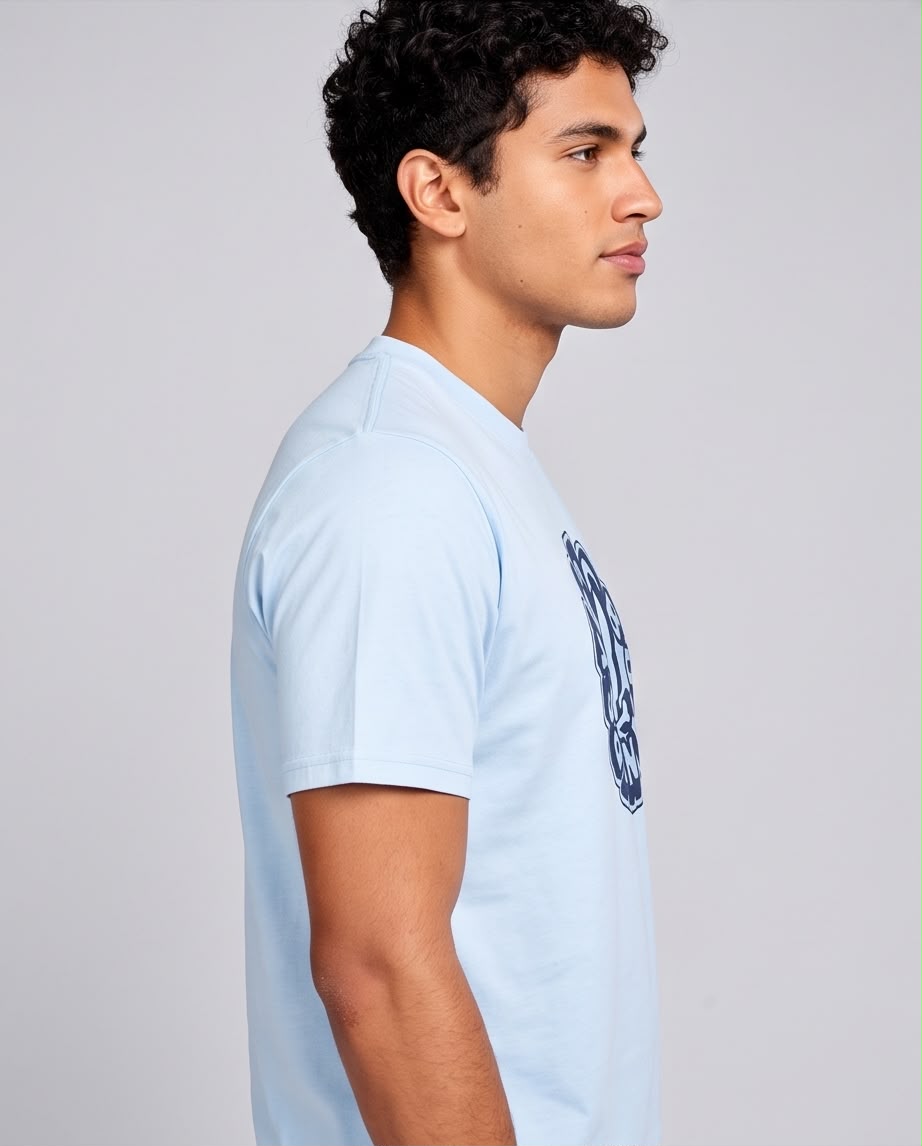 Camiseta azul claro Psycho Bunny, vista lateral