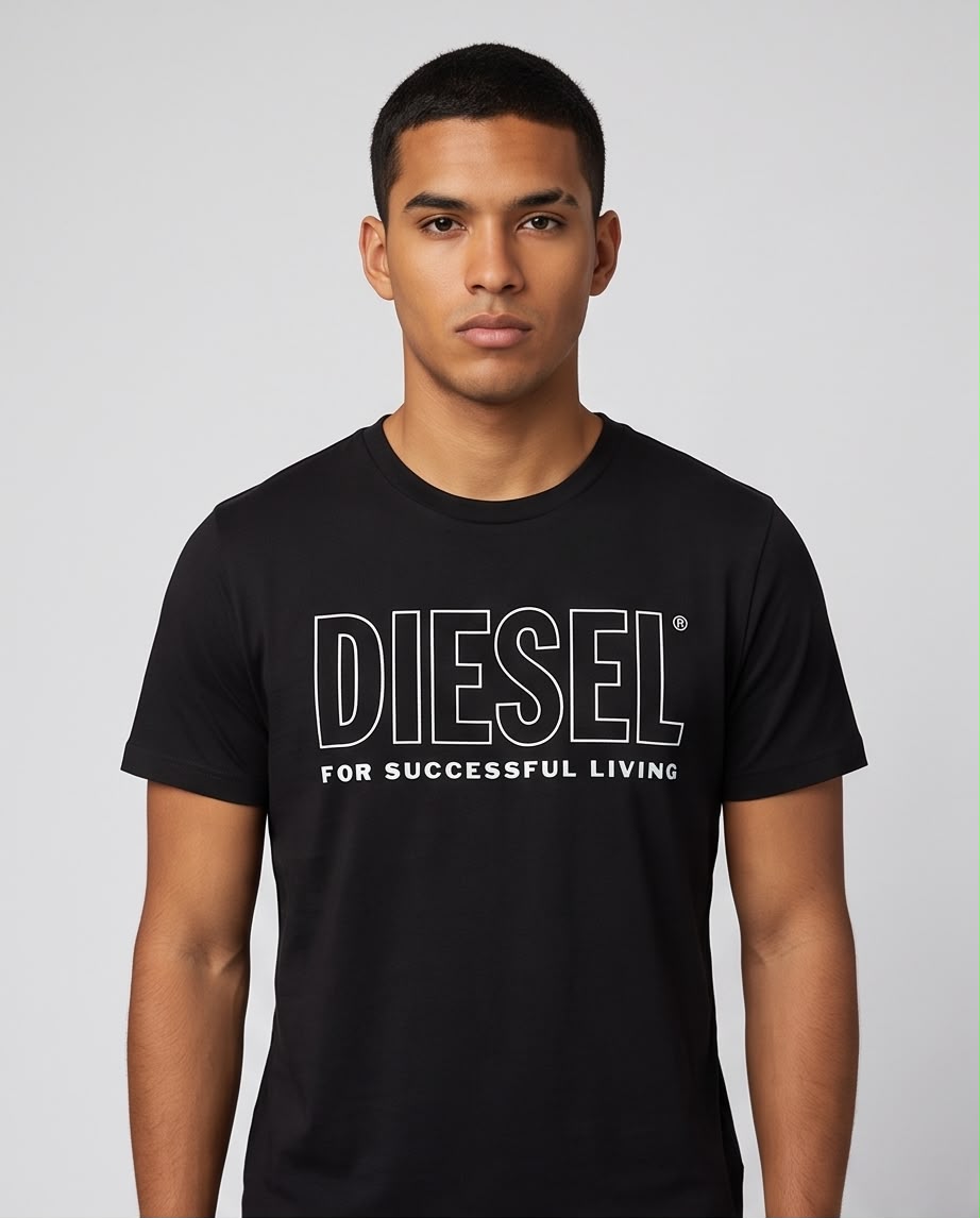 Camiseta negra Diesel, vista de cuerpo completo